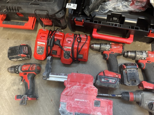 1423227-16 Tool Kit - Milwaukee