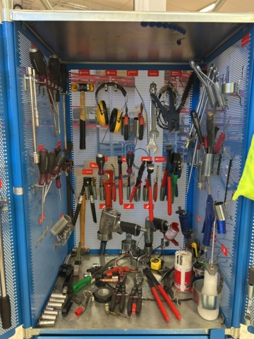 1363344-7 Verktygsvagn med innehåll - Bima