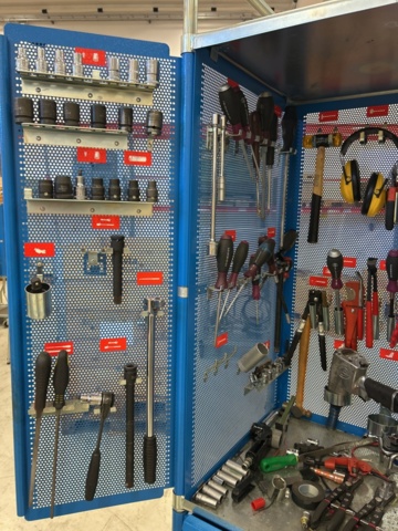 1363344-8 Verktygsvagn med innehåll - Bima