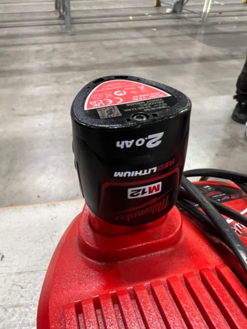 1427197-3 Laddare och batterier