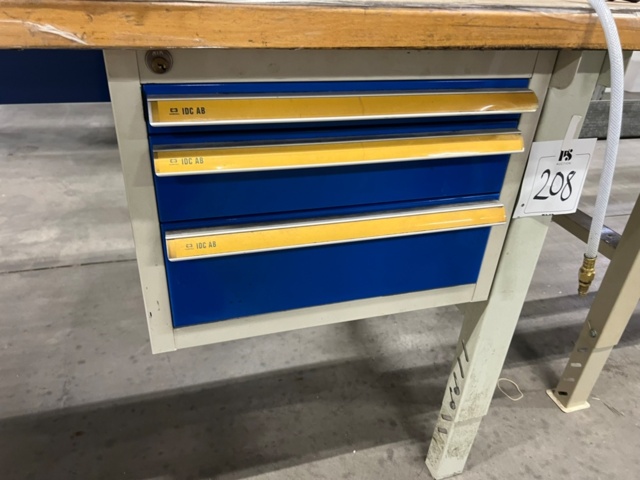 1427208-2 Arbetsbord med lådor