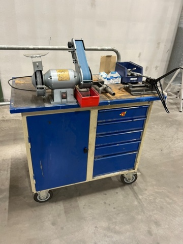 1427210-1 Arbetsbänk på hjul