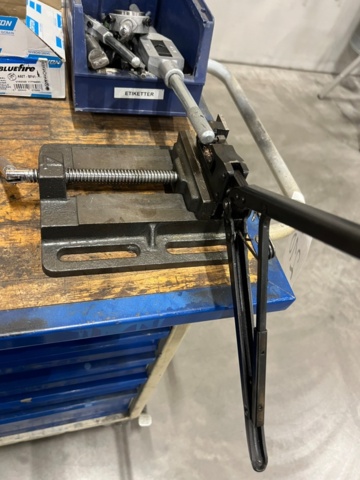 1427210-4 Arbetsbänk på hjul