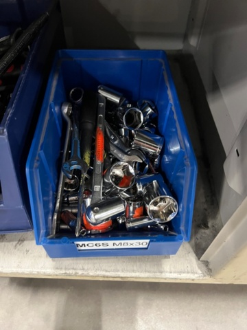 1427210-8 Arbetsbänk på hjul