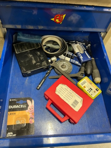 1427210-11 Arbetsbänk på hjul