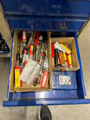 1427210-13 Arbetsbänk på hjul