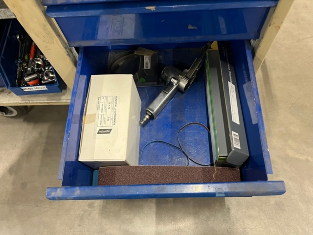 1427210-14 Arbetsbänk på hjul