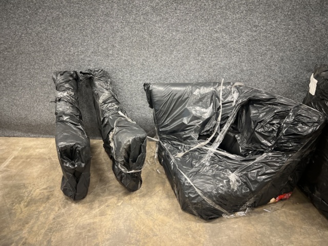 1428291-3 Hörnsoffa svart PU - Rom