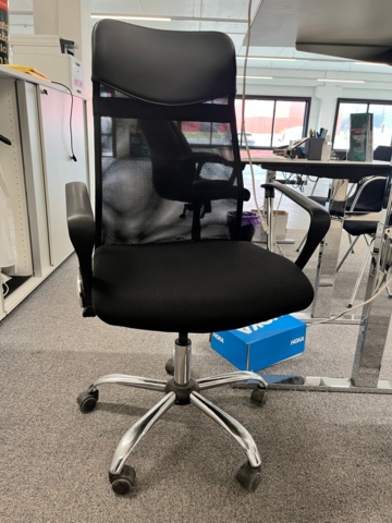 1423907-4 Kontorsplats elskrivbord, skrivbordsstol, hurst, besöksstol