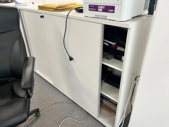 1423908-5 Kontorsplats elskrivbord skrivbordsstol, hurst besöksstol