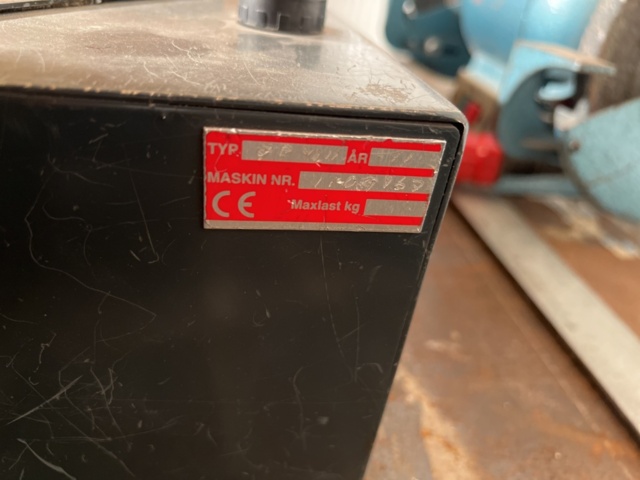 1395750-8 Workstation with bending machine and accessories