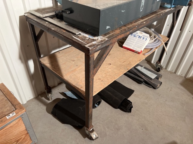 1395750-13 Workstation with bending machine and accessories