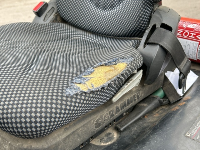 1361253-19 Elektrisk motviktstruck Heli CPD25 -2014