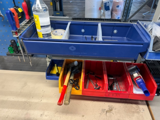 1427229-3 Arbetsbänk inkl verktygstavla