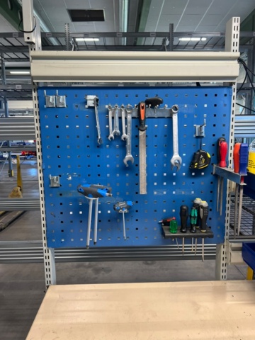 1427229-4 Arbetsbänk inkl verktygstavla