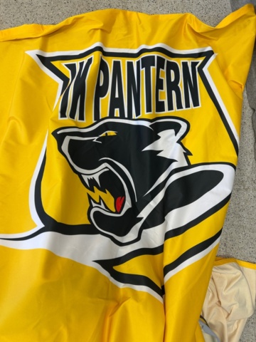 1367730-57 Parti med ishockeyutrustning och ishockeykläder