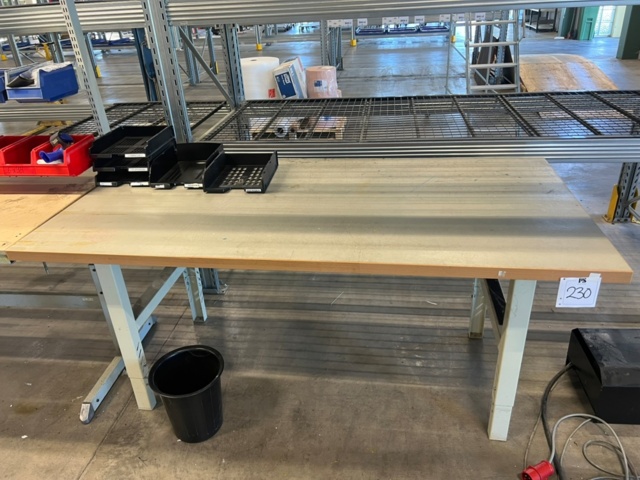 1427230-2 Arbetsbänk