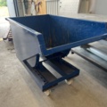 1395744-3 Tippcontainer på hjul