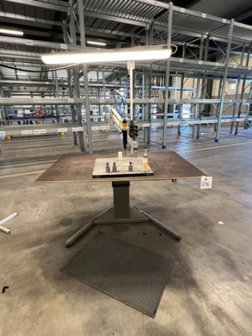 1427246-2 Arbetsbänk med borrarm och skruvdragare