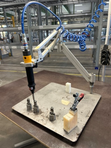 1427246-5 Arbetsbänk med borrarm och skruvdragare