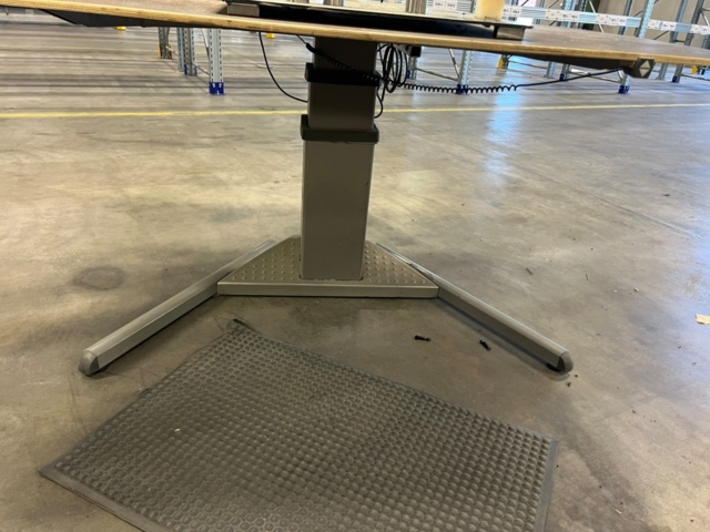 1427246-9 Arbetsbänk med borrarm och skruvdragare