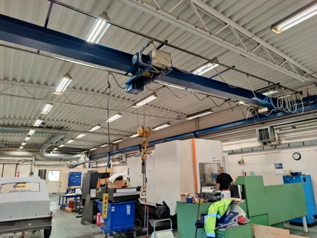 1428700-2 Traverssystem 2000 kg