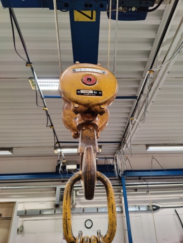 1428700-10 Traverssystem 2000 kg