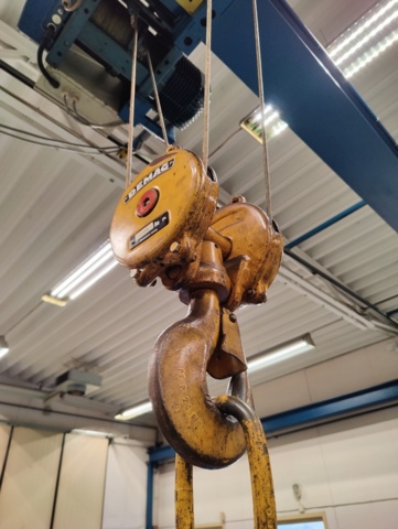 1428700-11 Traverssystem 2000 kg