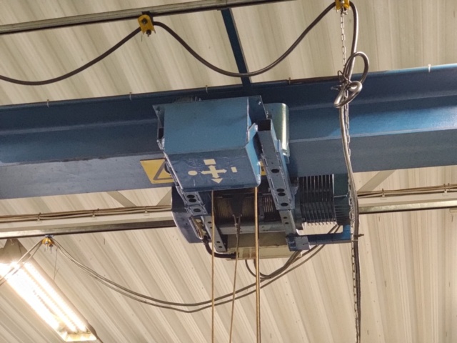 1428700-12 Traverssystem 2000 kg