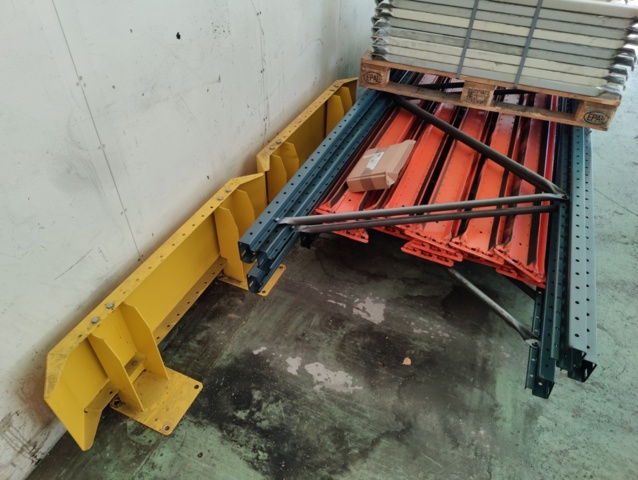 1428702-3 Nedmonterat Pallställage