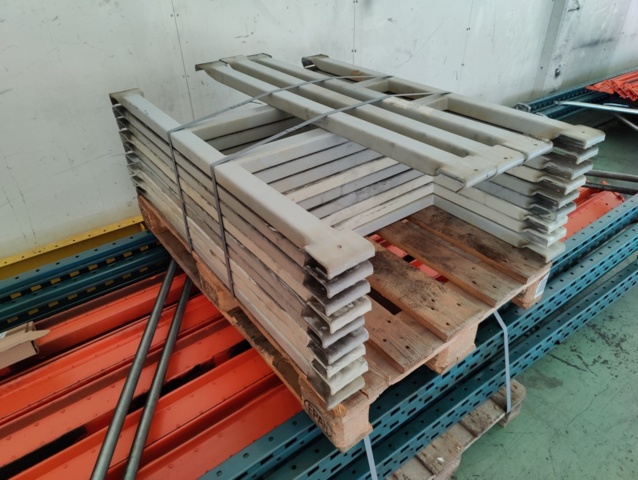 1428702-4 Nedmonterat Pallställage