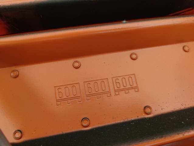 1428702-8 Nedmonterat Pallställage