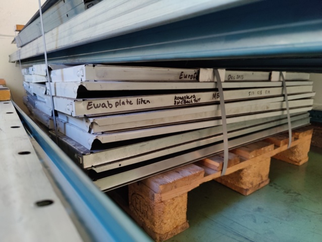 1428703-9 Hyllsystem