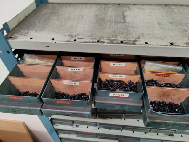 1428704-8 Bult- och muttersotiment