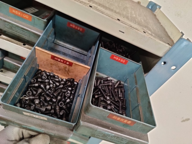 1428704-10 Bult- och muttersotiment