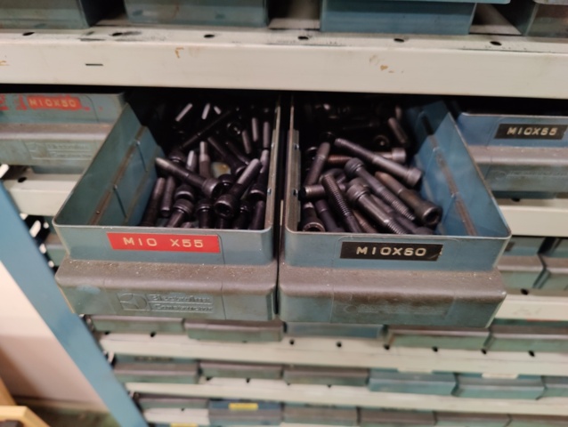 1428704-20 Bult- och muttersotiment