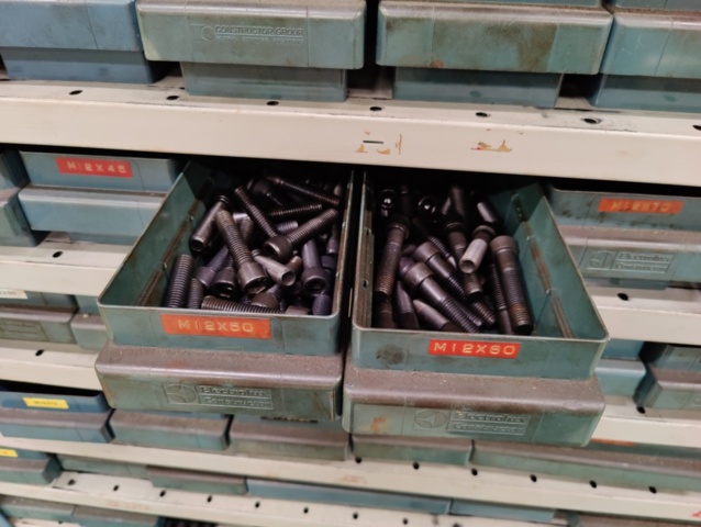 1428704-22 Bult- och muttersotiment