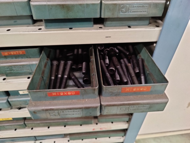 1428704-23 Bult- och muttersotiment