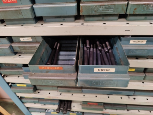 1428704-24 Bult- och muttersotiment