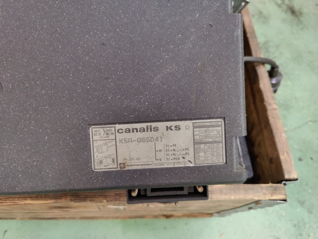 1428706-3 Canalis-boxar