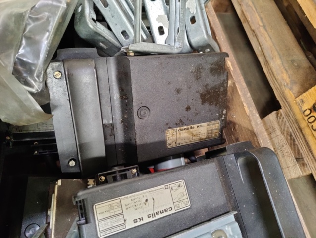 1428706-11 Canalis-boxar