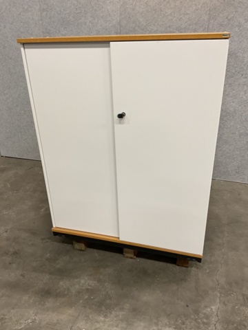 1406507-1 3 st. skåp med skjutdörrar  Kinnarps