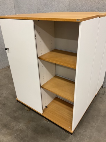 1406507-8 3 st. skåp med skjutdörrar  Kinnarps