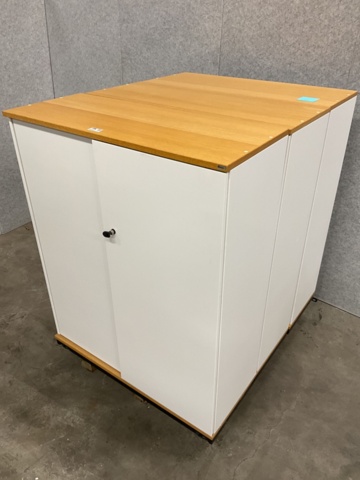 1406507-11 3 st. skåp med skjutdörrar  Kinnarps