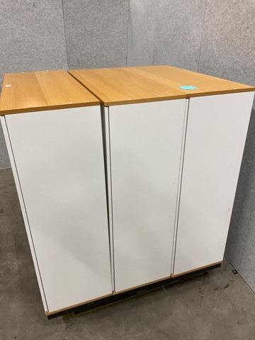 1406507-12 3 st. skåp med skjutdörrar  Kinnarps