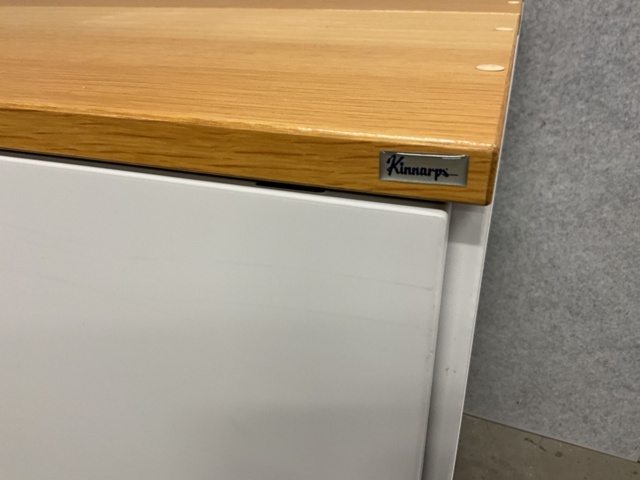 1406508-4 3 st. skåp med skjutdörrar  Kinnarps