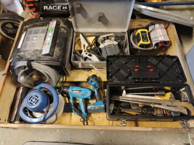 Hand tools and hand machines - PS Auction - We value the future ...
