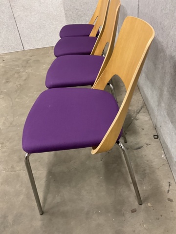 1406511-6 4 st. klädda stolar Kinnarps