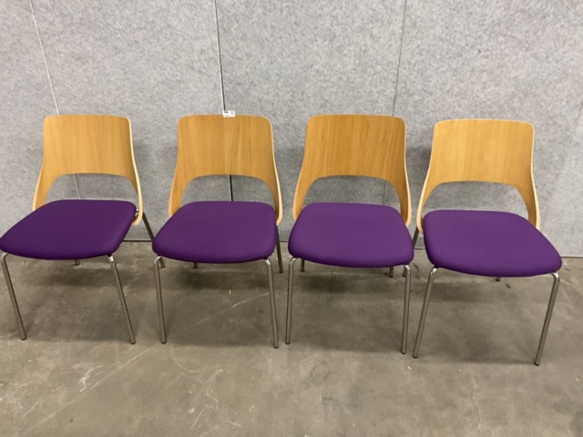 1406511-9 4 st. klädda stolar Kinnarps