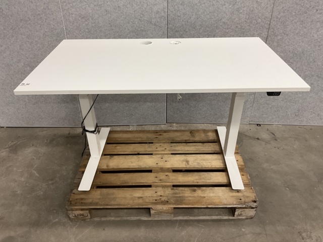 1406513-1 Höj och sänkbart skrivbord